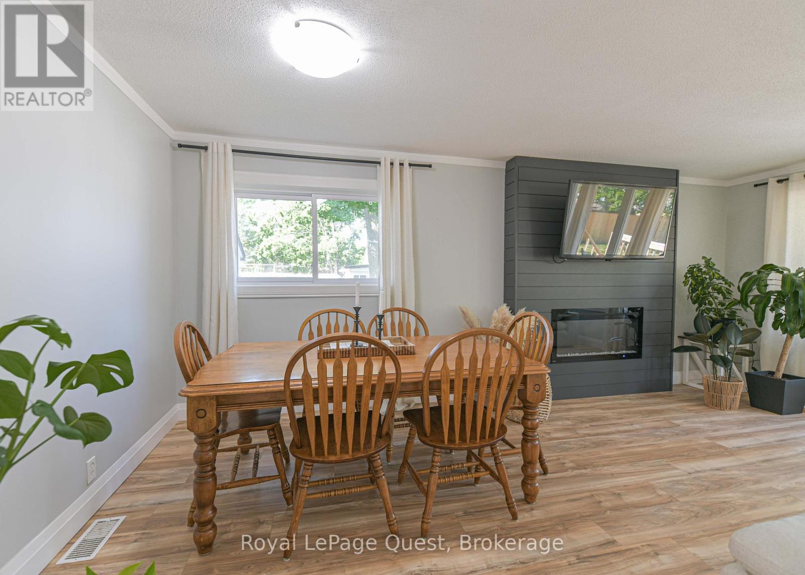 401 Mississaga Street W, Orillia, Ontario  L3V 3C4 - Photo 22 - S12309813