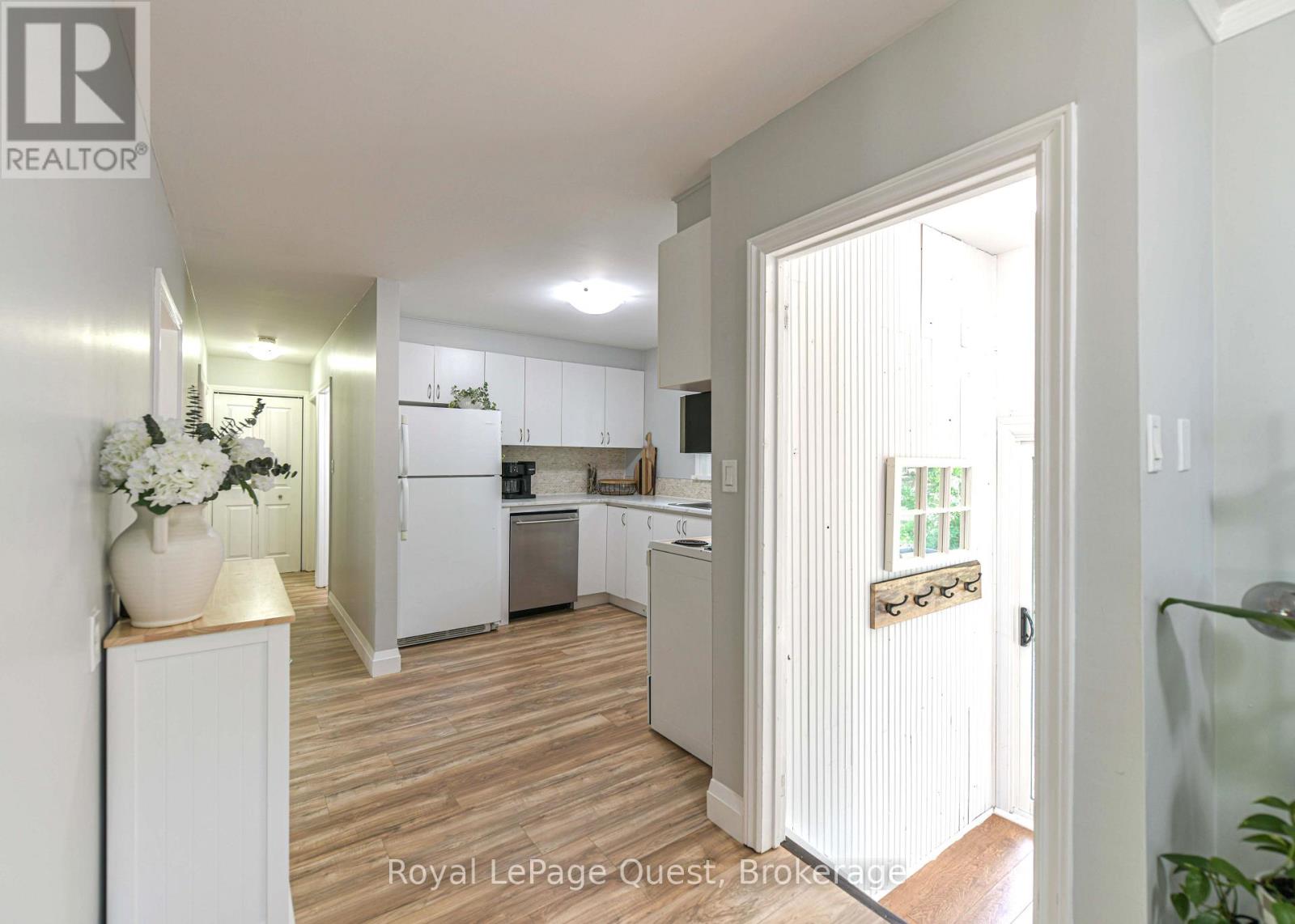 401 Mississaga Street W, Orillia, Ontario  L3V 3C4 - Photo 24 - S12309813