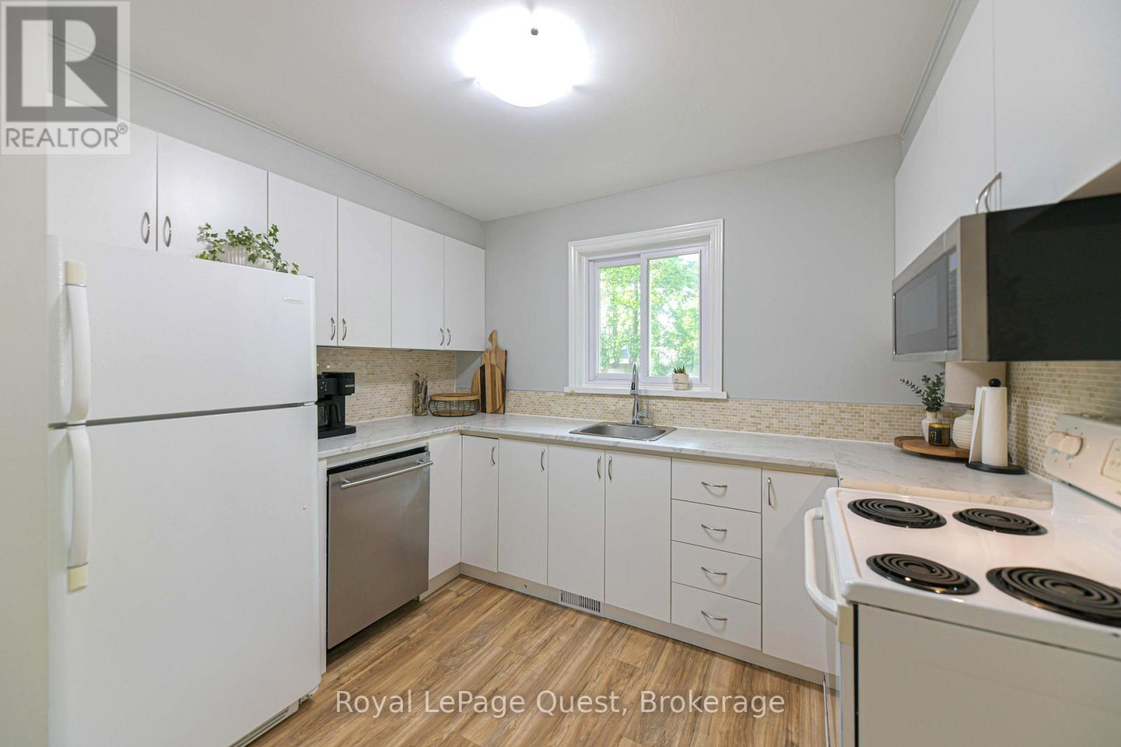 401 Mississaga Street W, Orillia, Ontario  L3V 3C4 - Photo 25 - S12309813