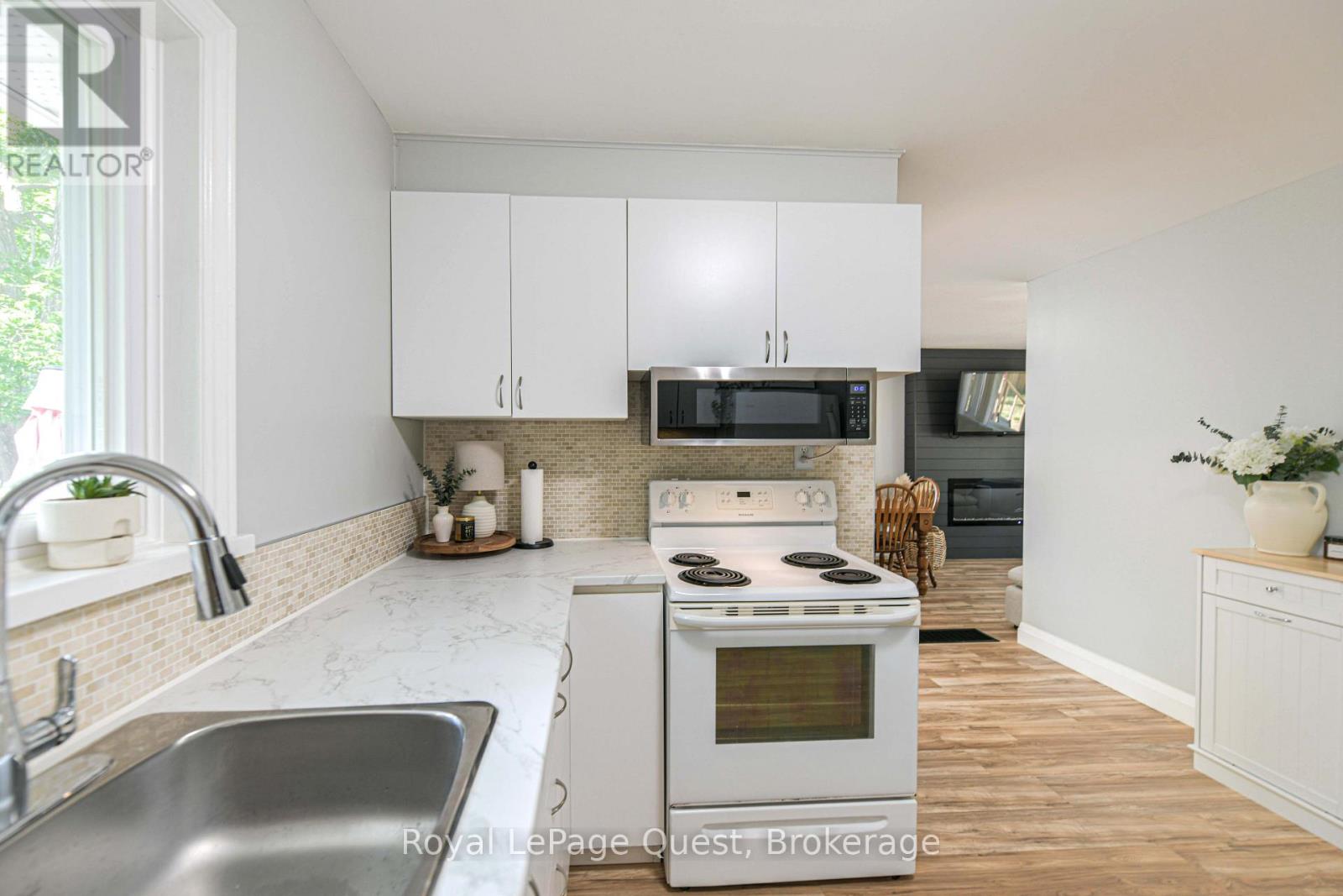 401 Mississaga Street W, Orillia, Ontario  L3V 3C4 - Photo 28 - S12309813