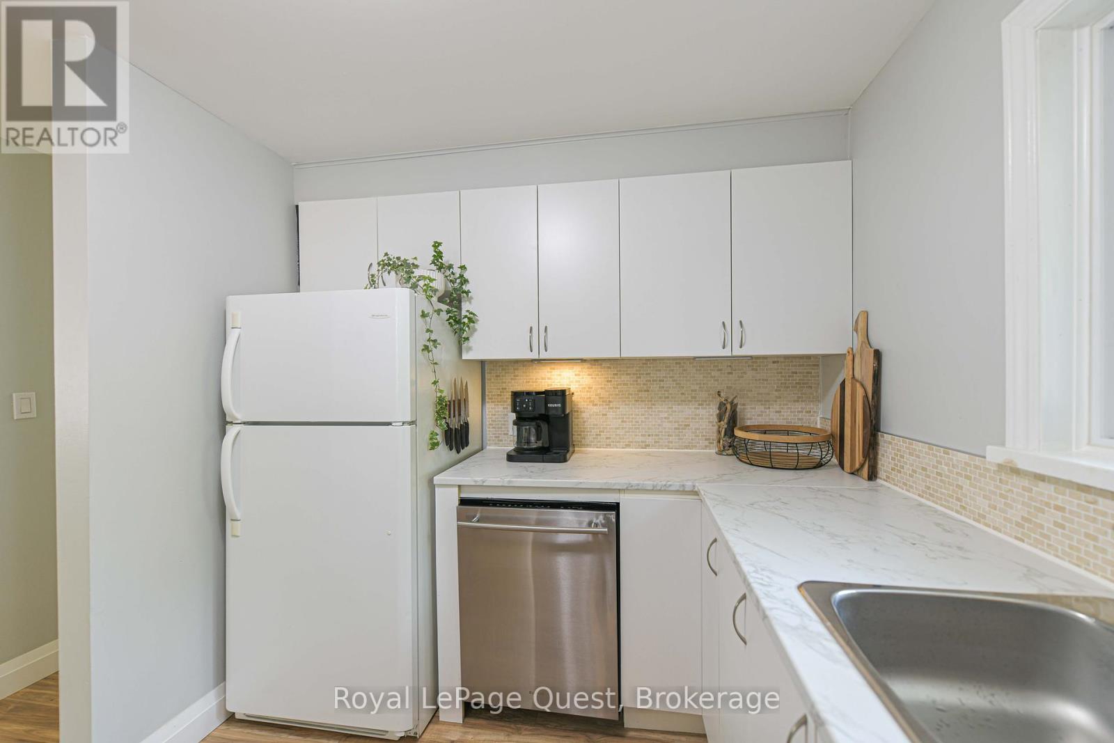 401 Mississaga Street W, Orillia, Ontario  L3V 3C4 - Photo 29 - S12309813