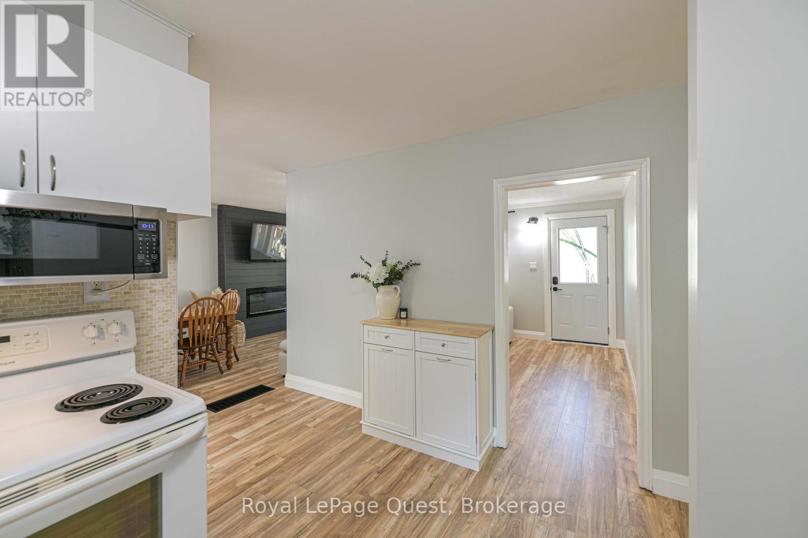 401 Mississaga Street W, Orillia, Ontario  L3V 3C4 - Photo 30 - S12309813