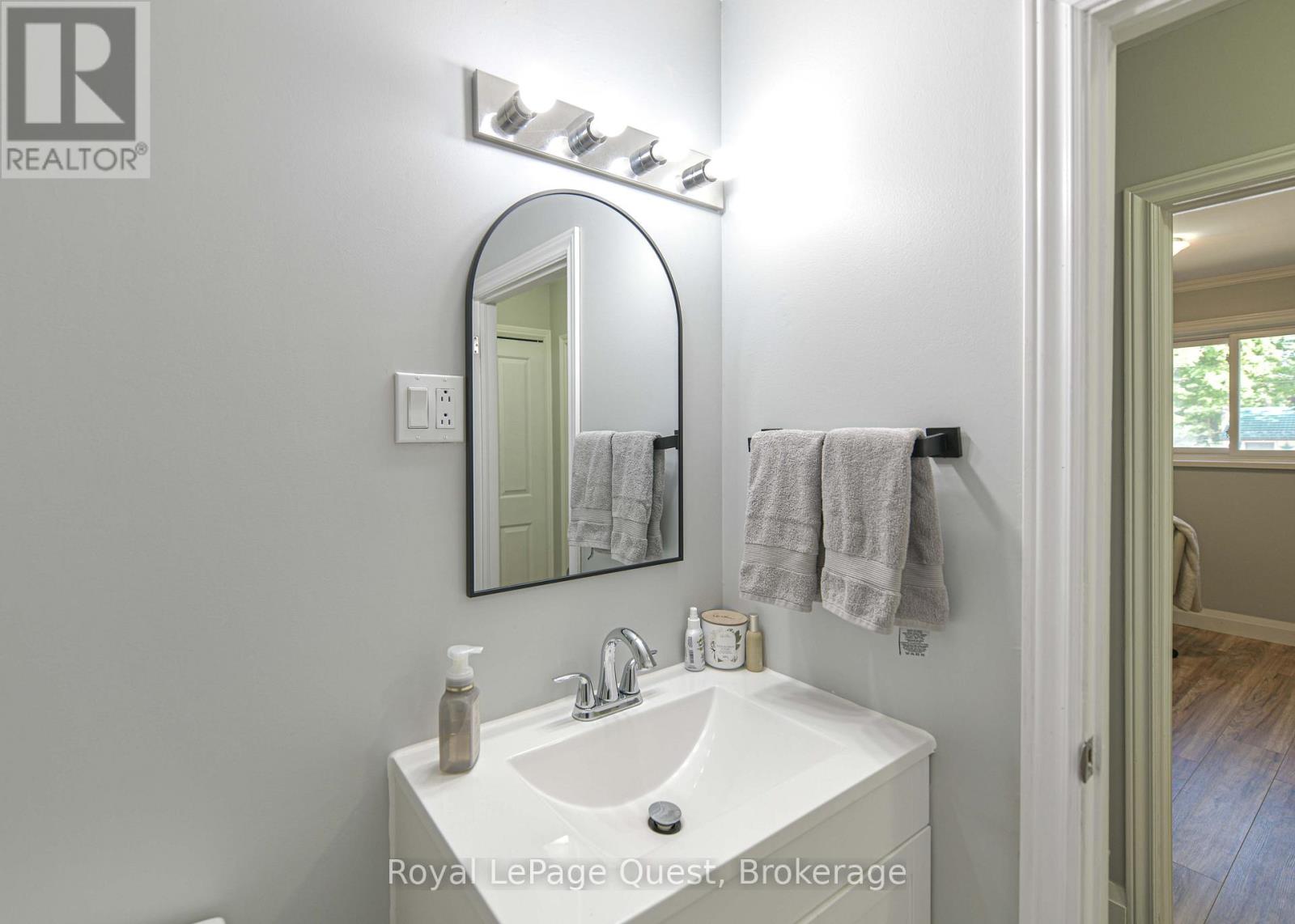 401 Mississaga Street W, Orillia, Ontario  L3V 3C4 - Photo 39 - S12309813