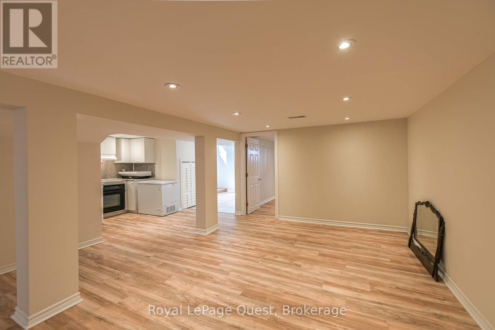 401 Mississaga Street W, Orillia, Ontario  L3V 3C4 - Photo 45 - S12309813