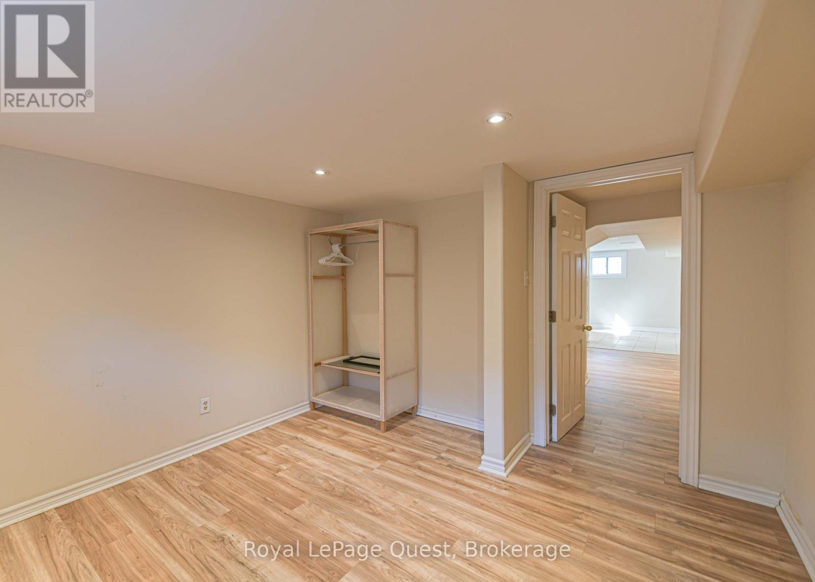 401 Mississaga Street W, Orillia, Ontario  L3V 3C4 - Photo 48 - S12309813