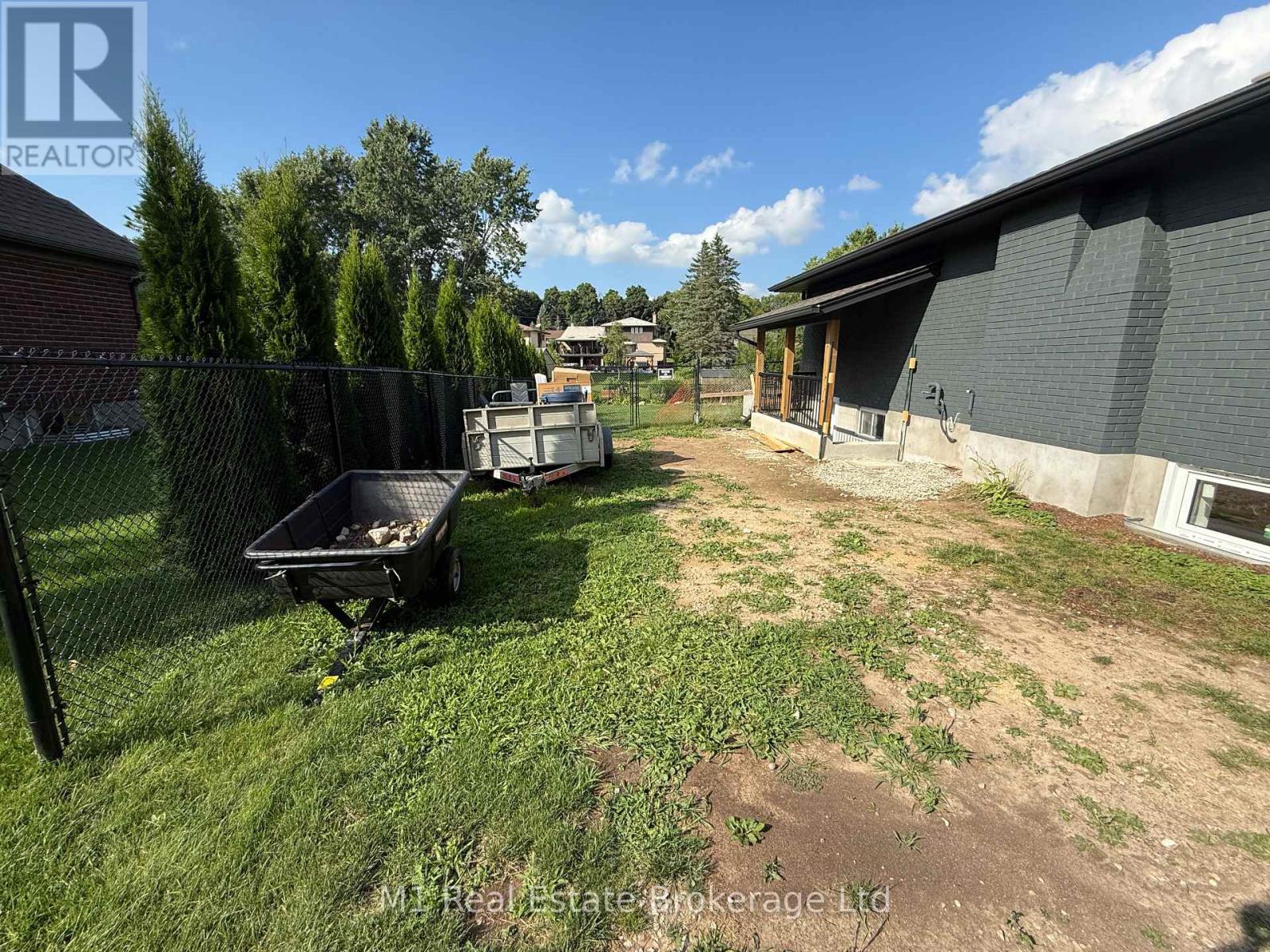 Ll - 18 Promenade Road, Guelph, Ontario  N1E 5Y7 - Photo 19 - X12310197