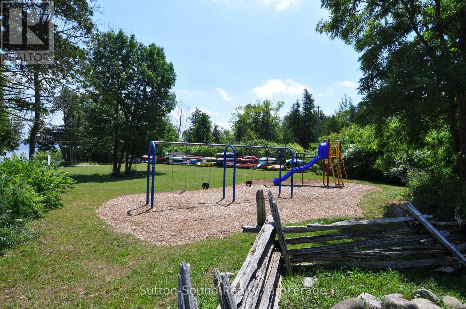 542 Punkinseed Lane, Georgian Bluffs, Ontario  N0H 1S0 - Photo 11 - X12310374