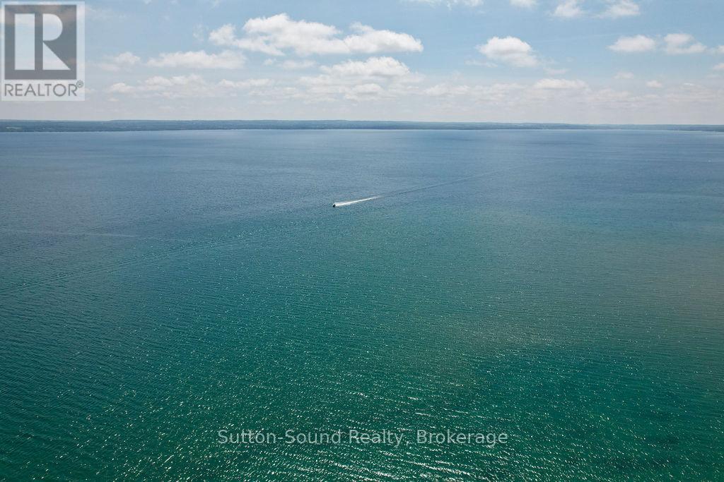 542 Punkinseed Lane, Georgian Bluffs, Ontario  N0H 1S0 - Photo 19 - X12310374