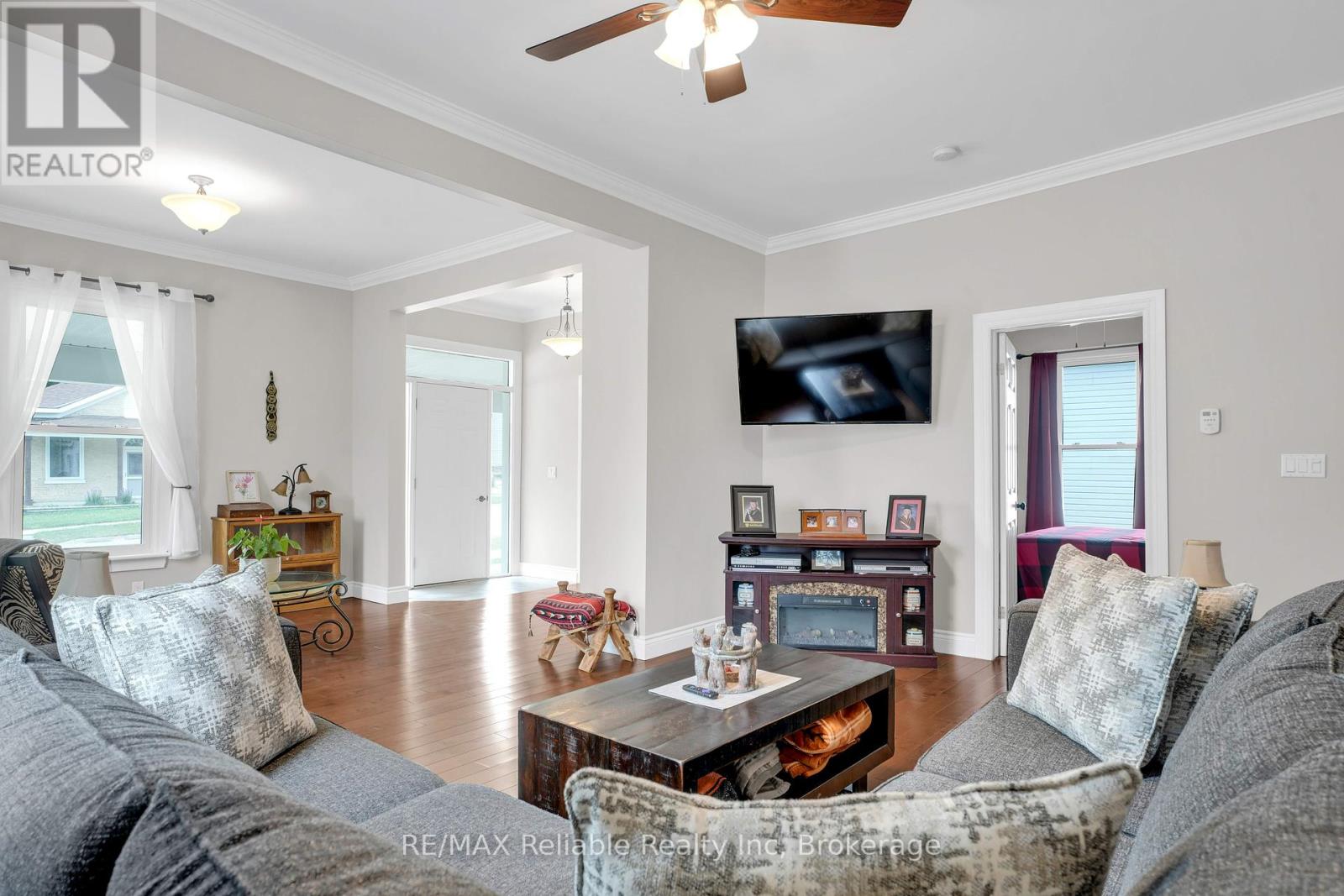 143 Albert Street, Central Huron, Ontario  N0M 1L0 - Photo 14 - X12311093