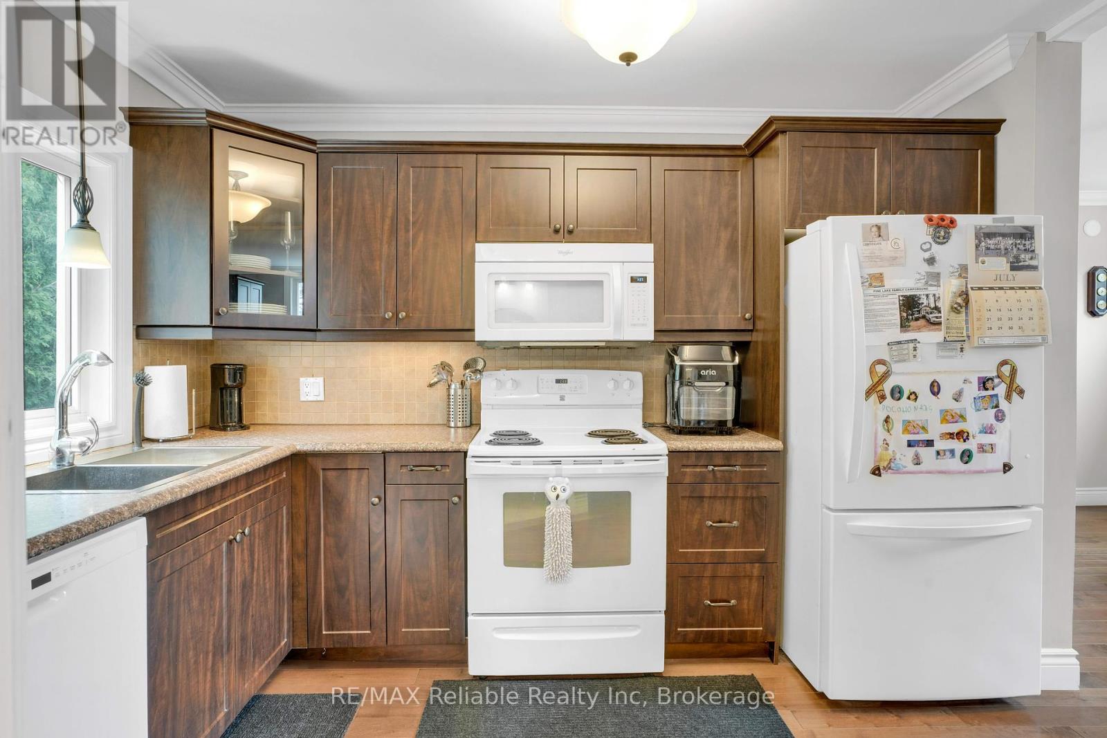 143 Albert Street, Central Huron, Ontario  N0M 1L0 - Photo 18 - X12311093