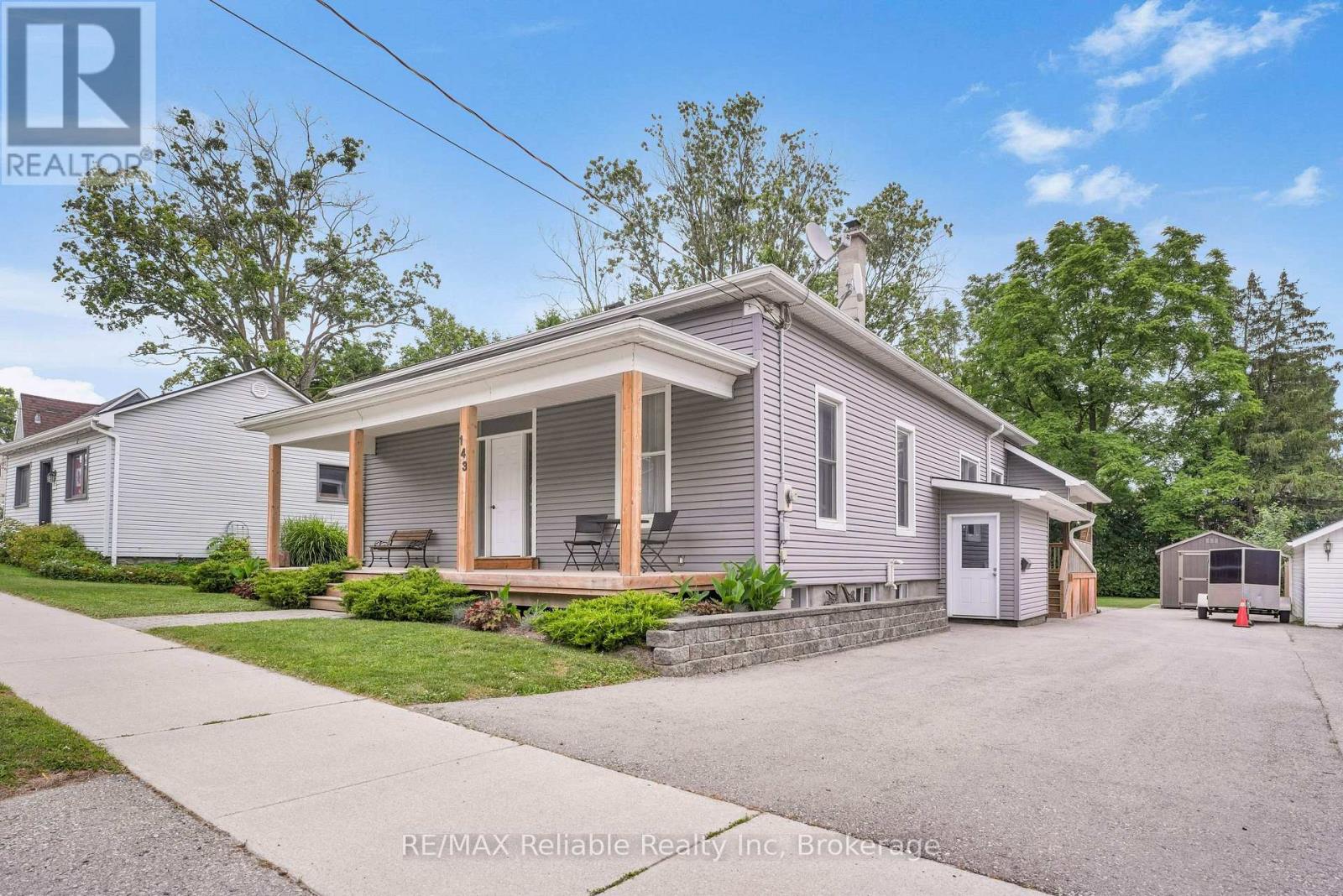 143 Albert Street, Central Huron, Ontario  N0M 1L0 - Photo 2 - X12311093