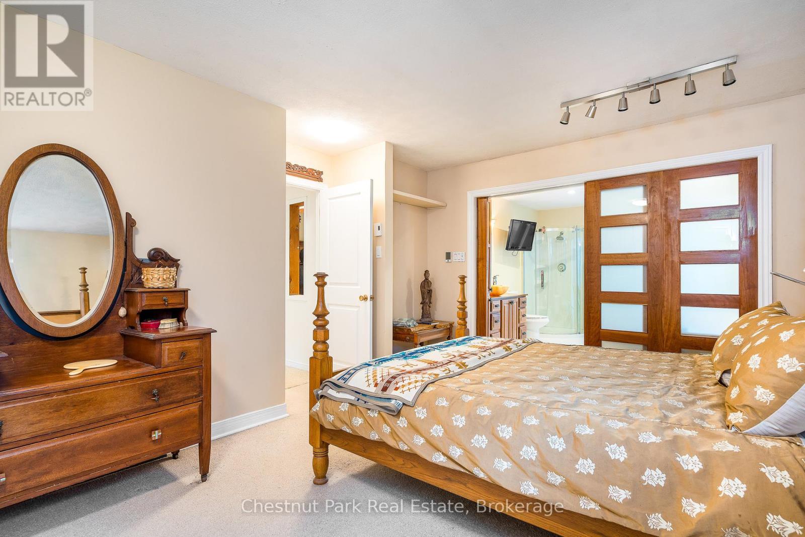 164 Slabtown Road, Blue Mountains, Ontario  N0H 1J0 - Photo 22 - X12311543