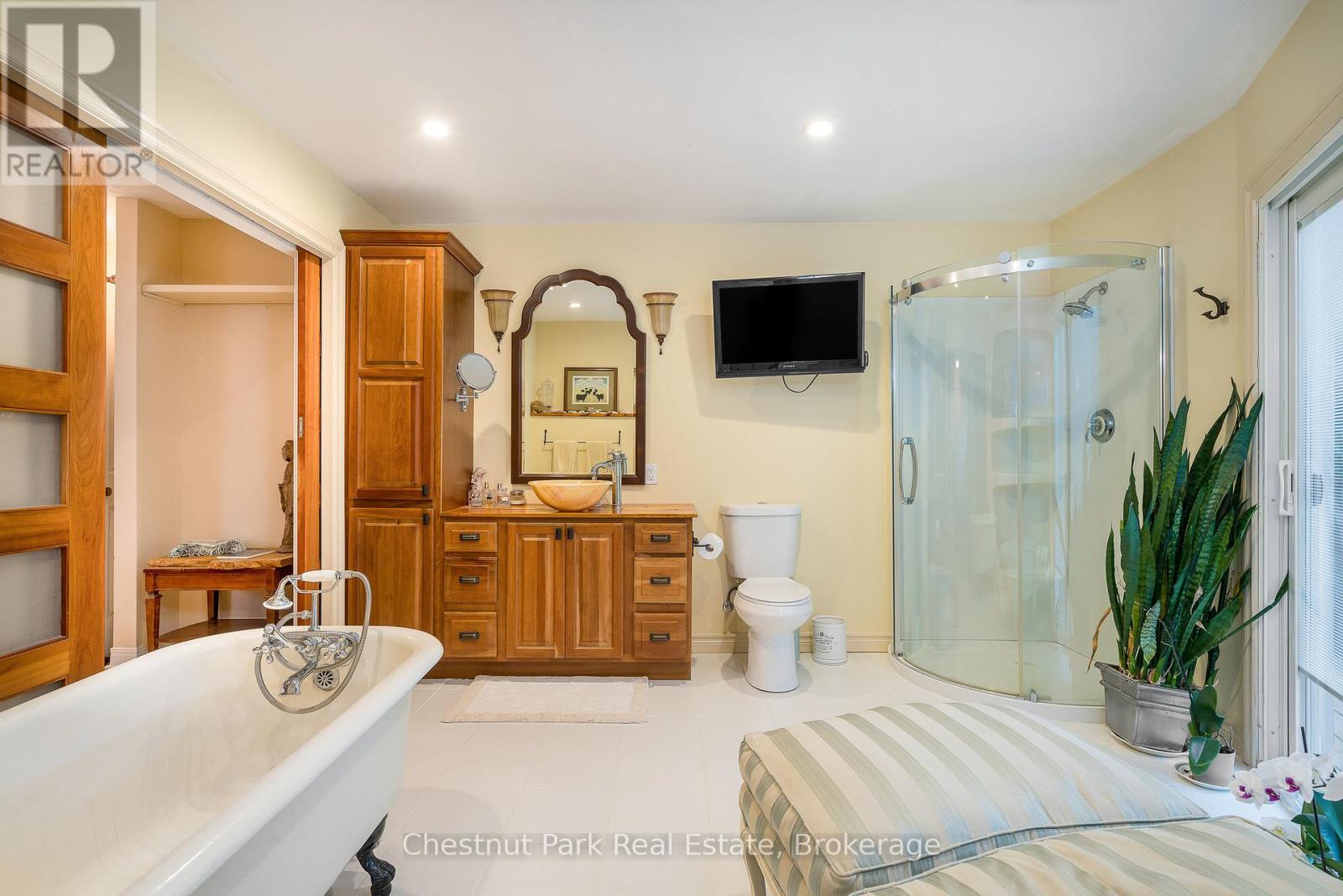 164 Slabtown Road, Blue Mountains, Ontario  N0H 1J0 - Photo 26 - X12311543