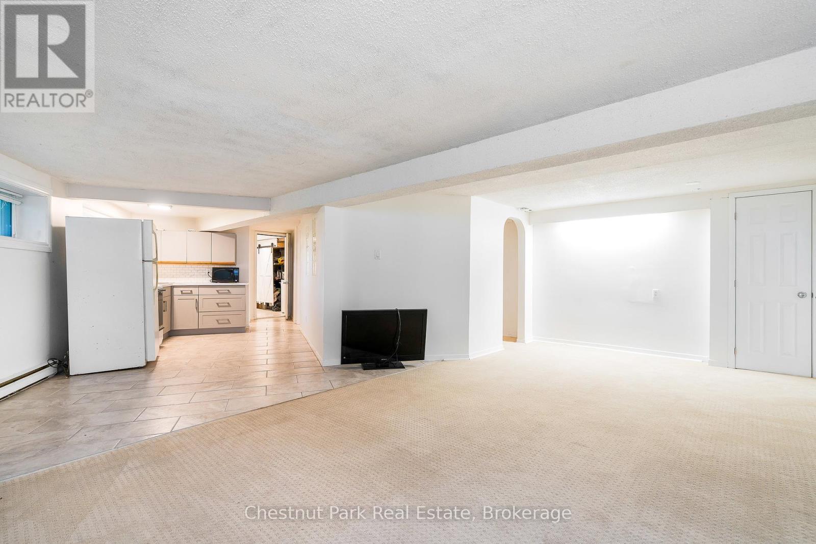 164 Slabtown Road, Blue Mountains, Ontario  N0H 1J0 - Photo 36 - X12311543