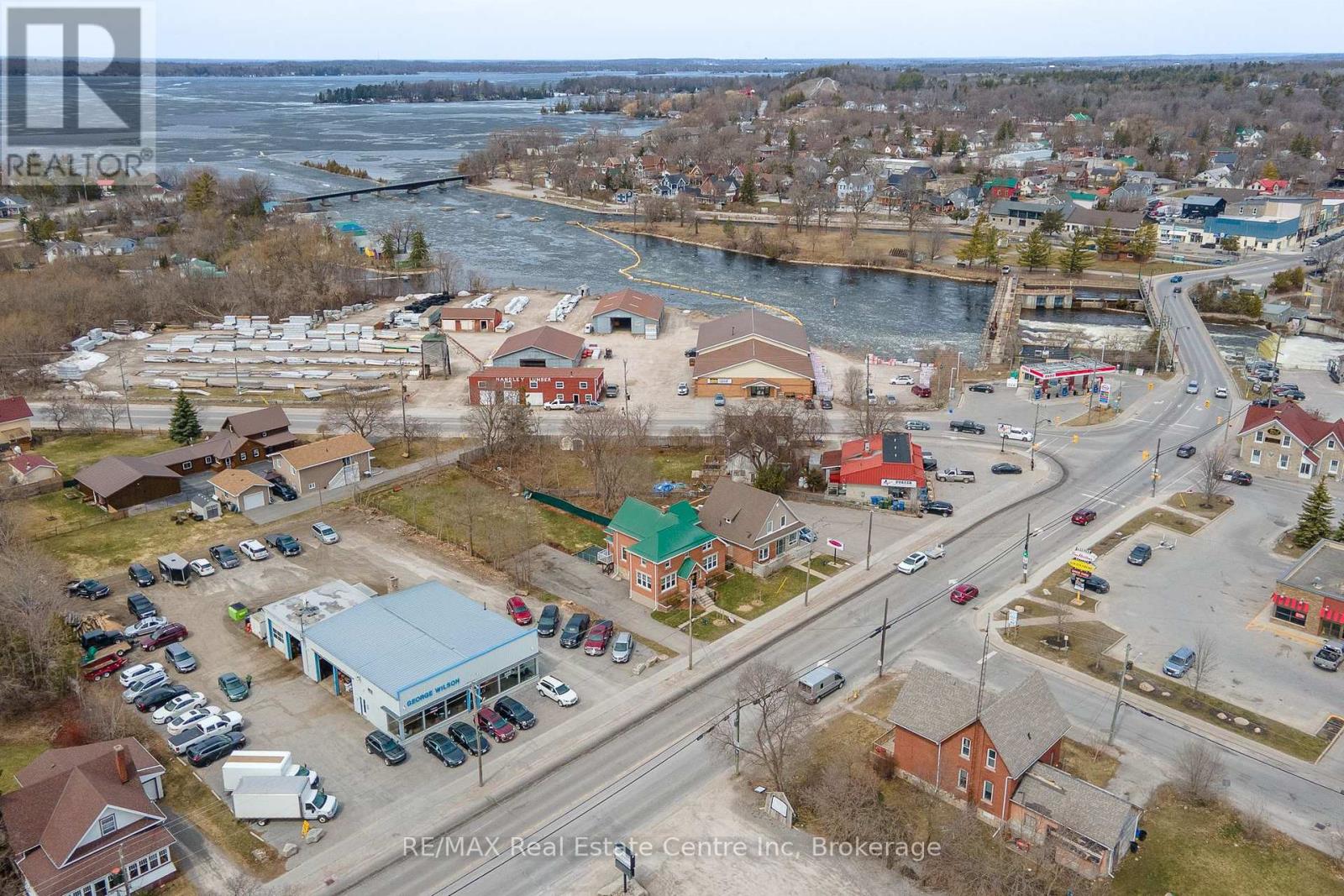 24 LINDSAY STREET, Kawartha Lakes, Ontario