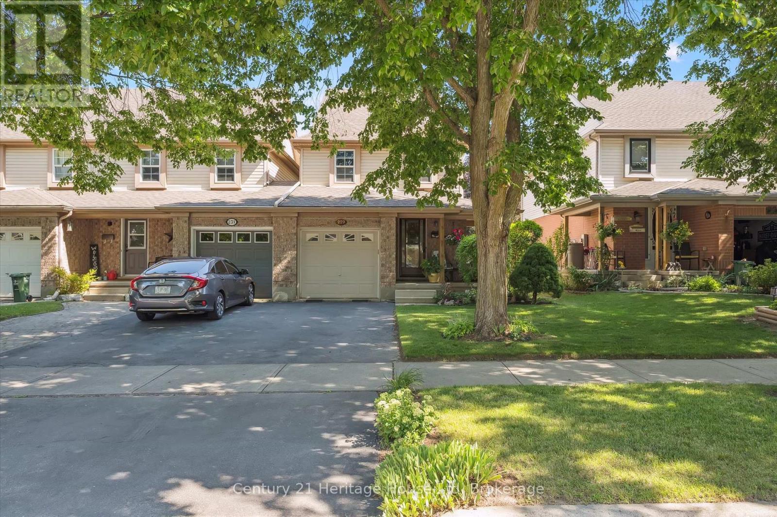 229 Silurian Drive, Guelph, Ontario  N1E 7B8 - Photo 4 - X12312237