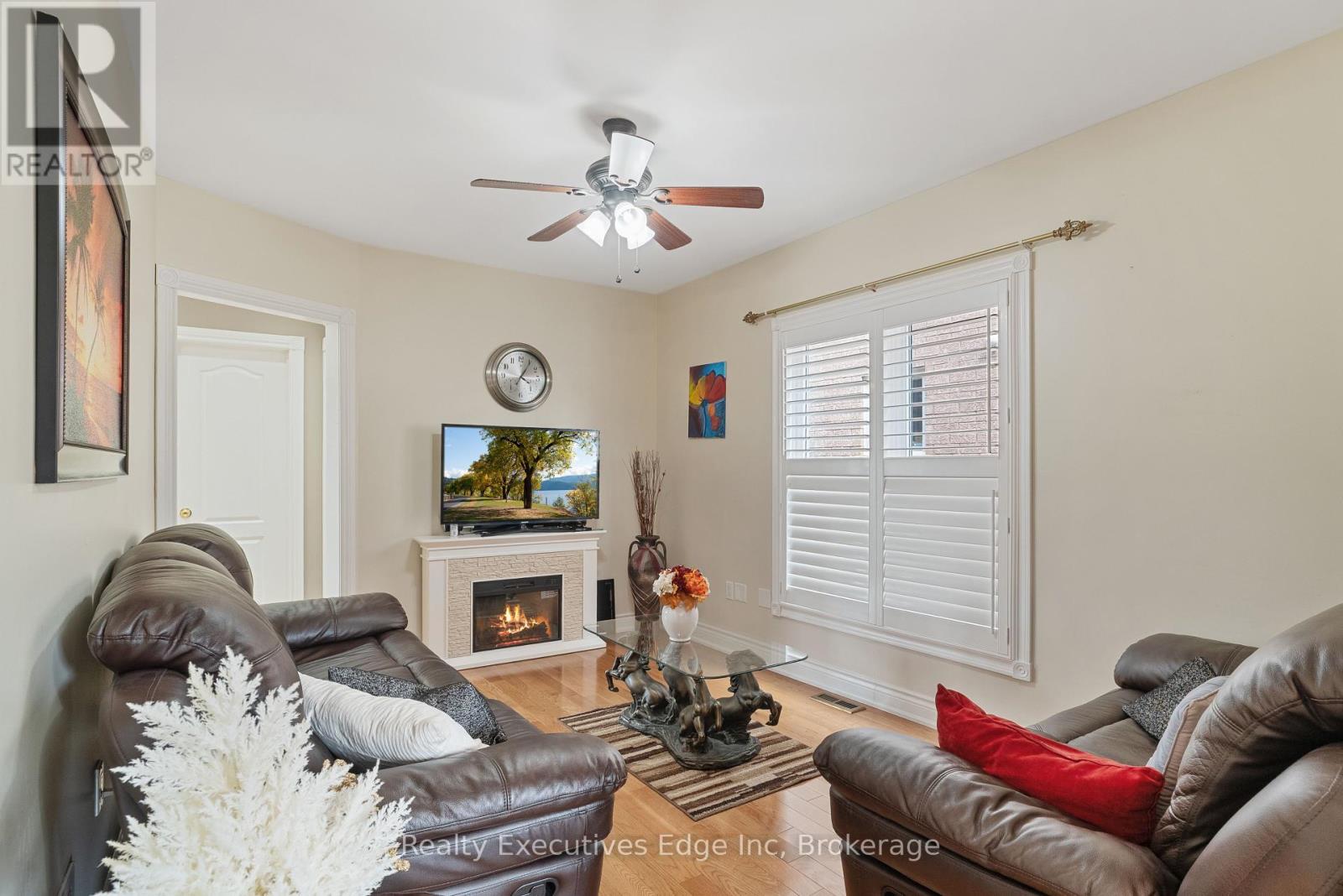 6356 Newcombe Drive, Mississauga, Ontario  L5V 2G5 - Photo 11 - W12313594