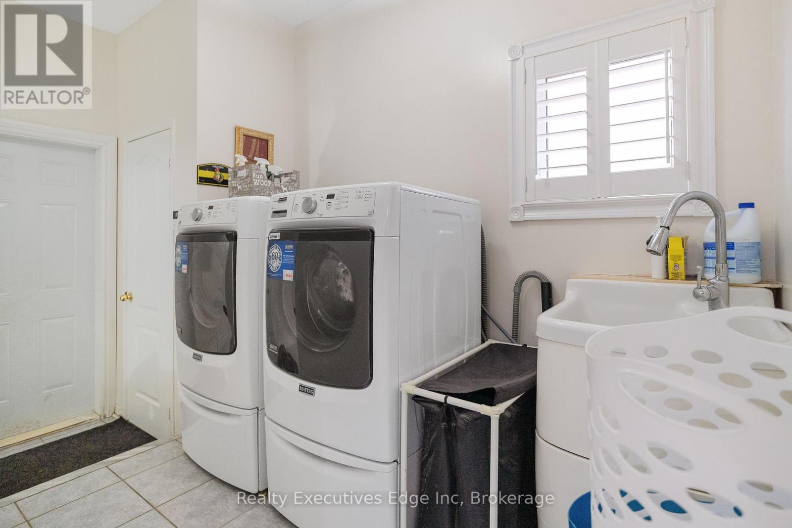 6356 Newcombe Drive, Mississauga, Ontario  L5V 2G5 - Photo 17 - W12313594