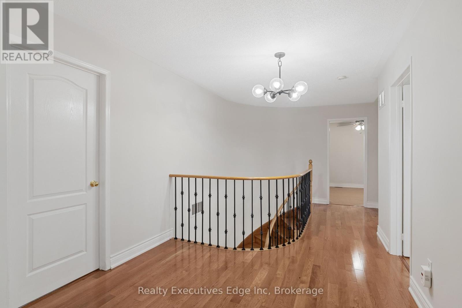 6356 Newcombe Drive, Mississauga, Ontario  L5V 2G5 - Photo 18 - W12313594