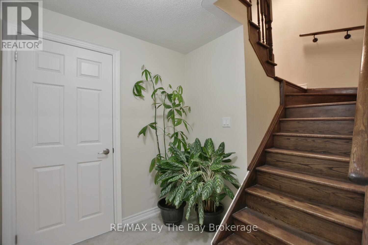 52 Pearl Street, Wasaga Beach, Ontario  L9Z 0G8 - Photo 23 - S12313704