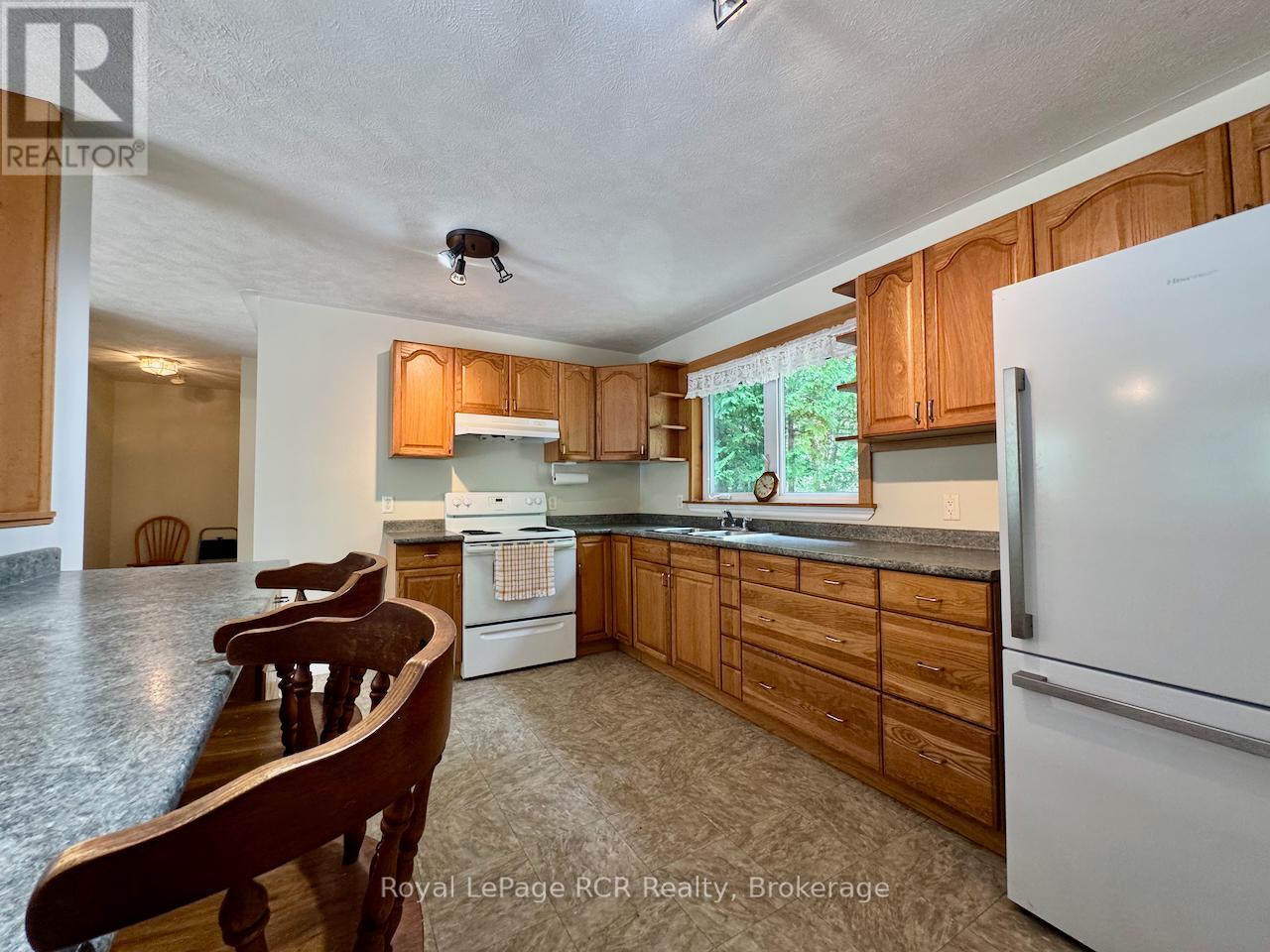 323 East Road Rr 4 Road, Northern Bruce Peninsula, Ontario  N0H 1W0 - Photo 11 - X12314257