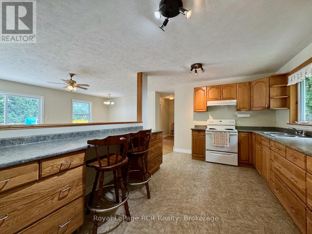 323 East Road Rr 4 Road, Northern Bruce Peninsula, Ontario  N0H 1W0 - Photo 13 - X12314257