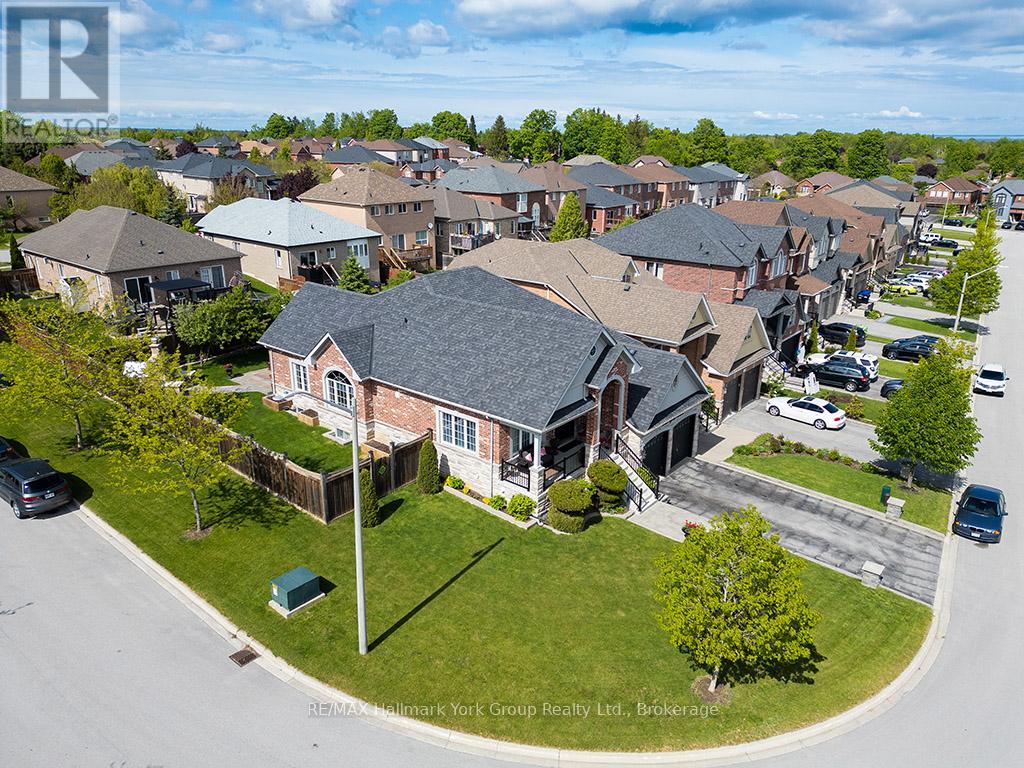 1166 Gina Street, Innisfil, Ontario  L9S 4Z3 - Photo 7 - N12314627