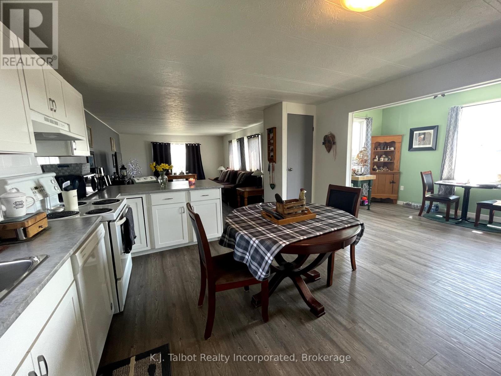 27 Cranberry Drive, Ashfield-Colborne-Wawanosh, Ontario  N7A 3Y3 - Photo 13 - X12314689