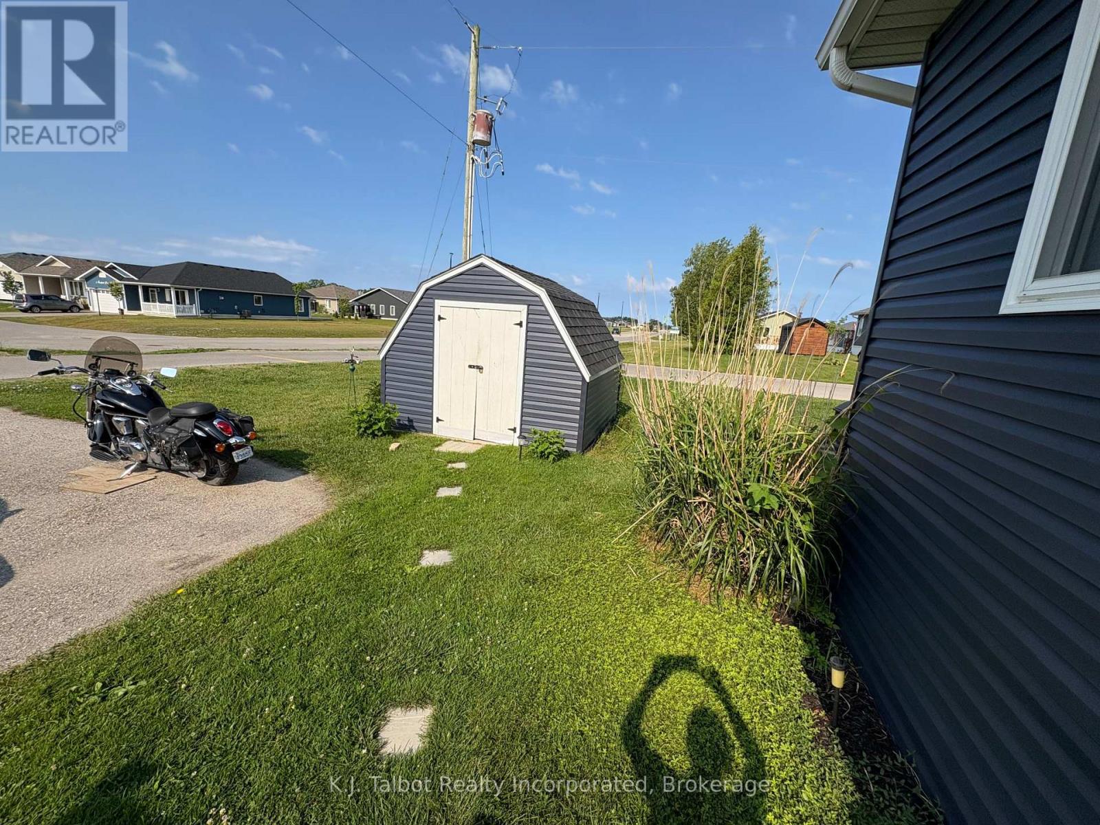 27 Cranberry Drive, Ashfield-Colborne-Wawanosh, Ontario  N7A 3Y3 - Photo 3 - X12314689