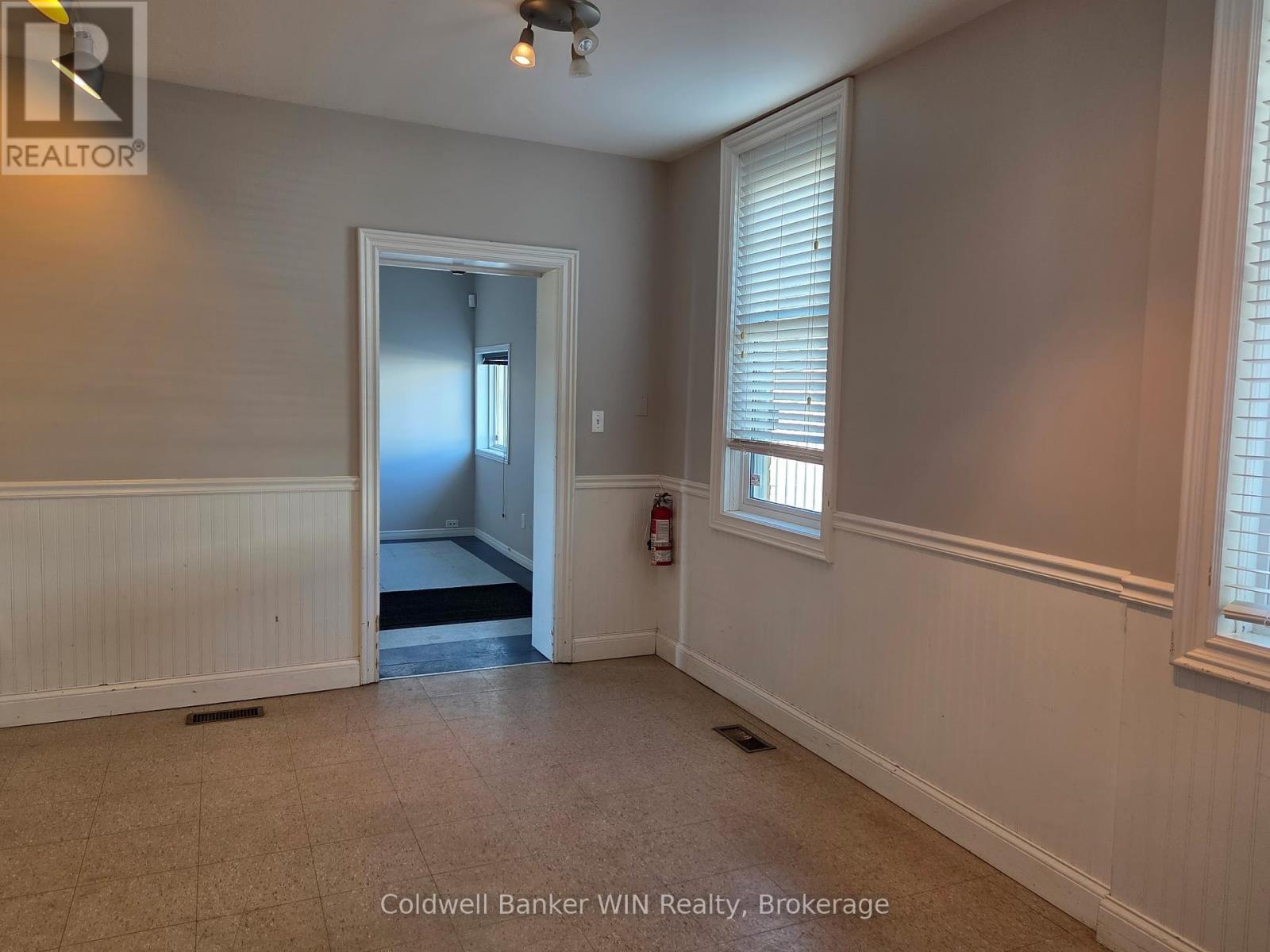 135 Fergus Street S, Wellington North, Ontario  N0G 2L2 - Photo 12 - X12314730