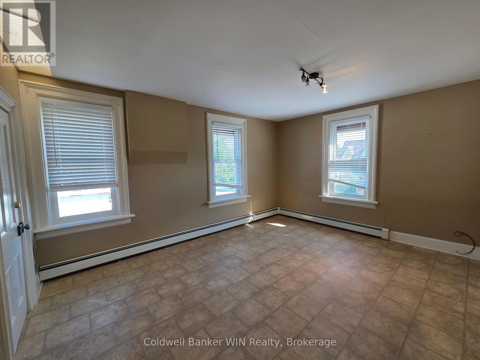 135 Fergus Street S, Wellington North, Ontario  N0G 2L2 - Photo 20 - X12314730