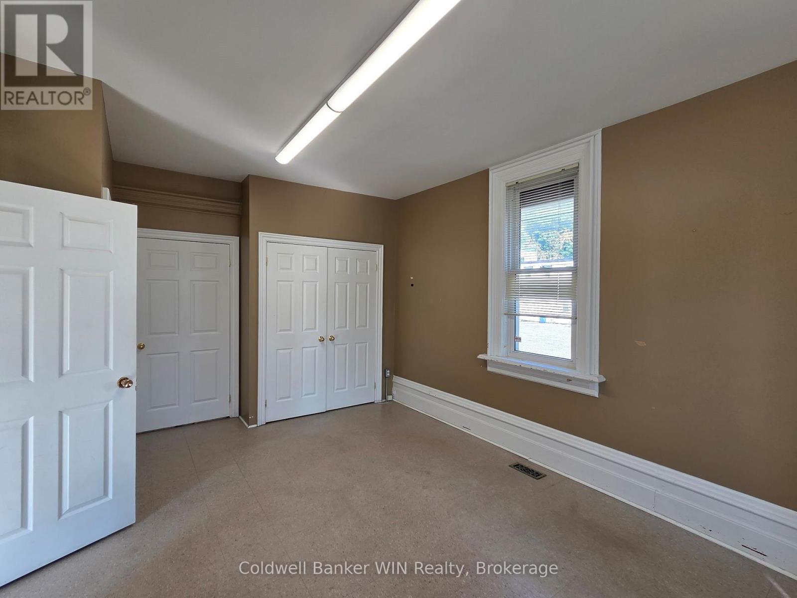 135 Fergus Street S, Wellington North, Ontario  N0G 2L2 - Photo 9 - X12314730