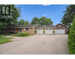 15 WELLINGTON DRIVE, Centre Wellington, Ontario