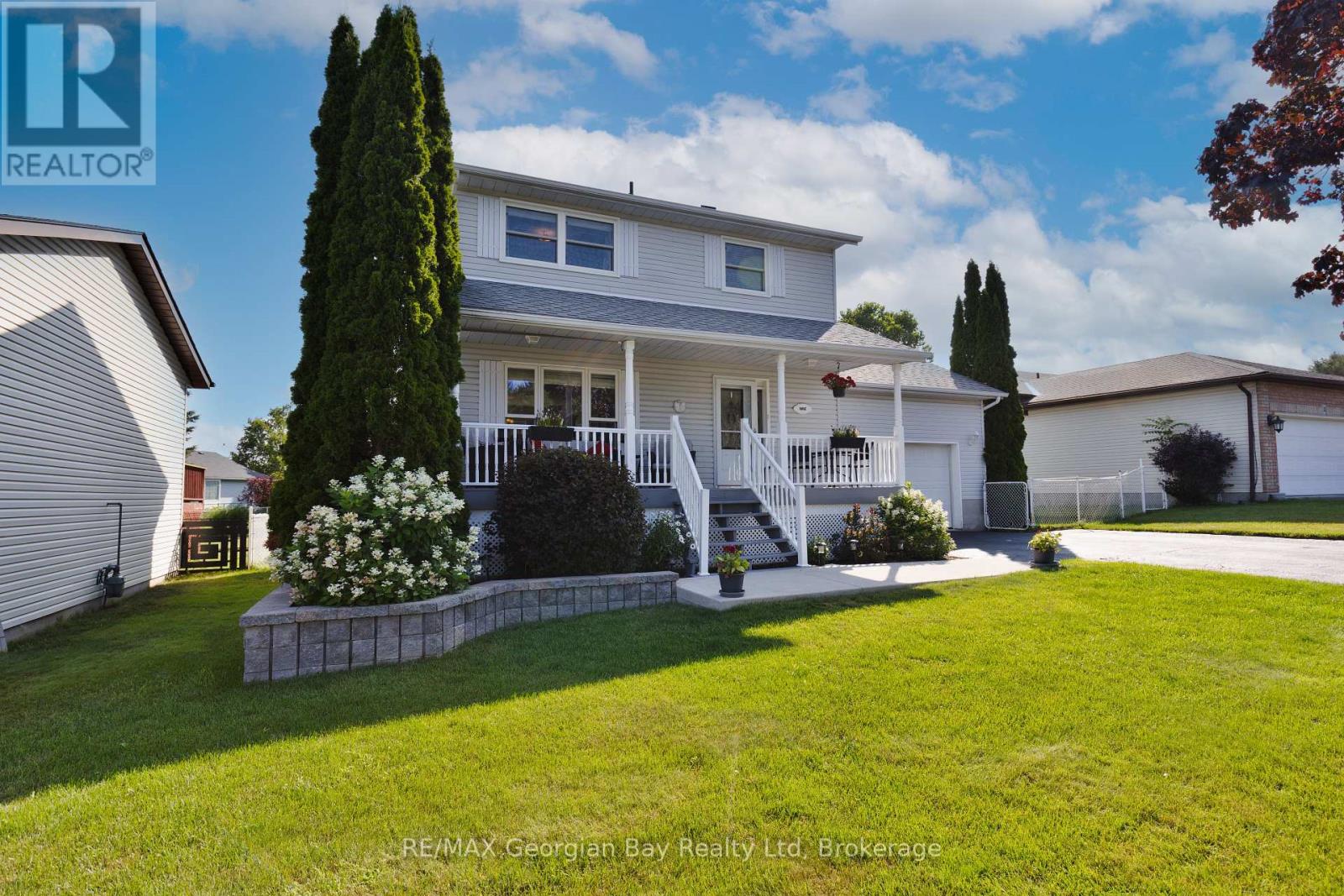 9 Copeland Street, Penetanguishene, Ontario  L9M 1K3 - Photo 1 - S12315381