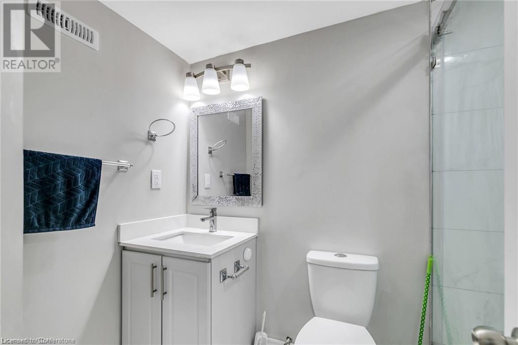 916 Magdalena Court Unit# B, Kitchener, Ontario  N2E 0B3 - Photo 8 - 40755416