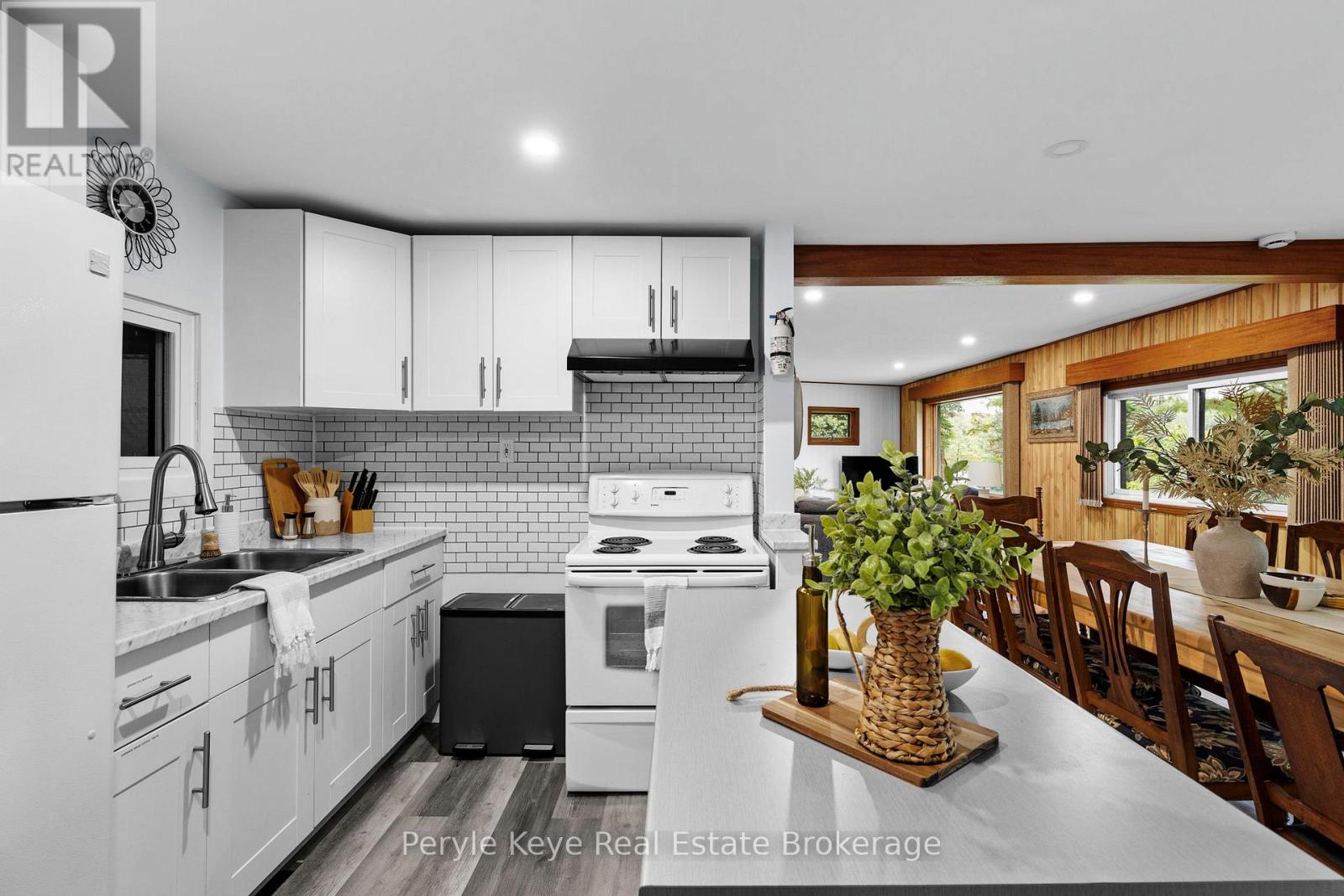 1025 & 1027 Big Island Road, Bracebridge, Ontario  P1L 1X1 - Photo 10 - X12316566