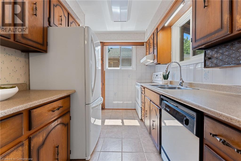 1610 Hobbs Crescent, Mississauga, Ontario  L5J 3R9 - Photo 7 - 40755924