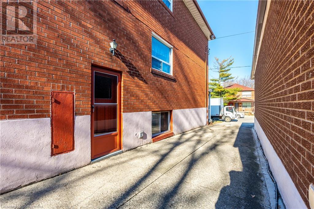 312 Atlas Avenue, York, Ontario  M6C 3P9 - Photo 8 - 40756233