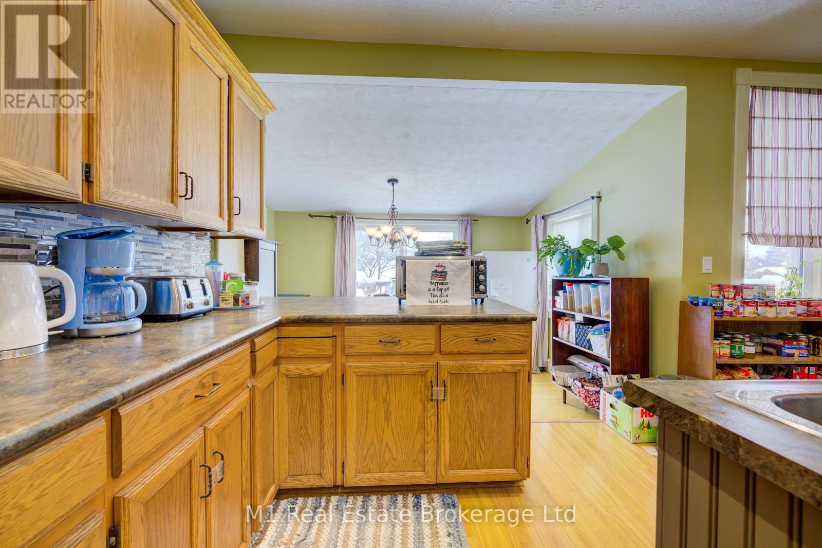 541 9th Street, Hanover, Ontario  N4N 1M3 - Photo 11 - X12317223