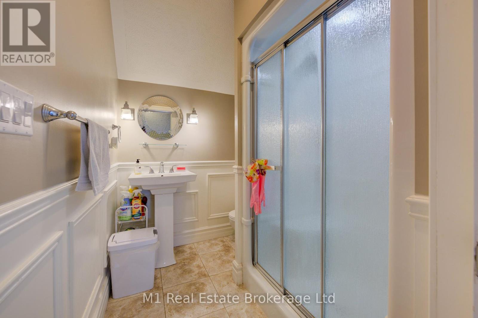 541 9th Street, Hanover, Ontario  N4N 1M3 - Photo 22 - X12317223