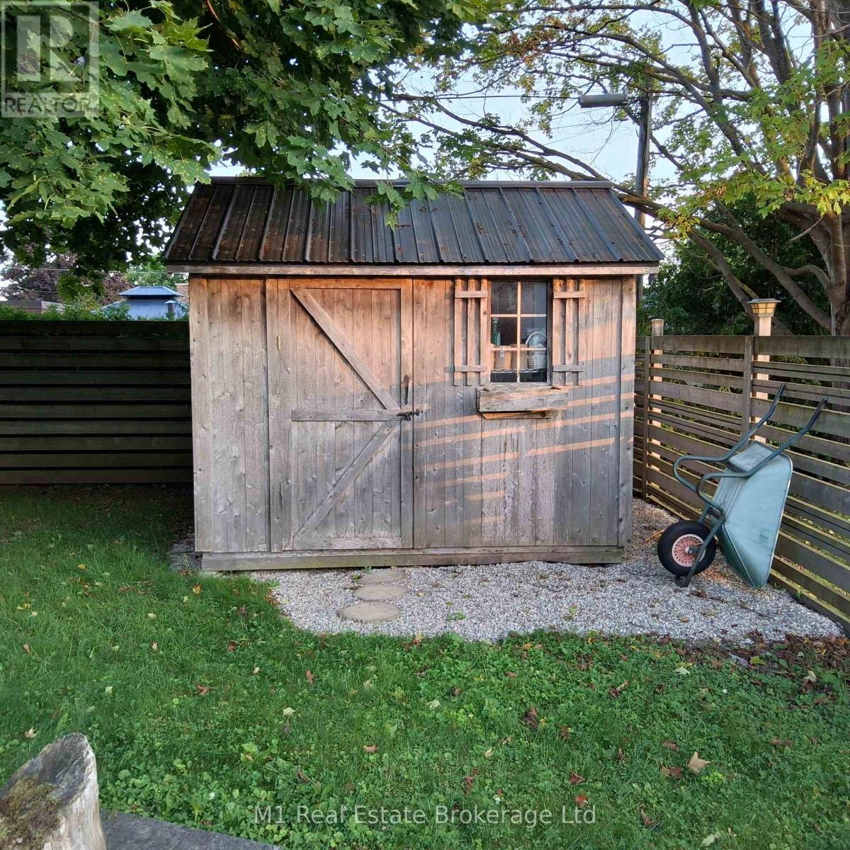 541 9th Street, Hanover, Ontario  N4N 1M3 - Photo 23 - X12317223