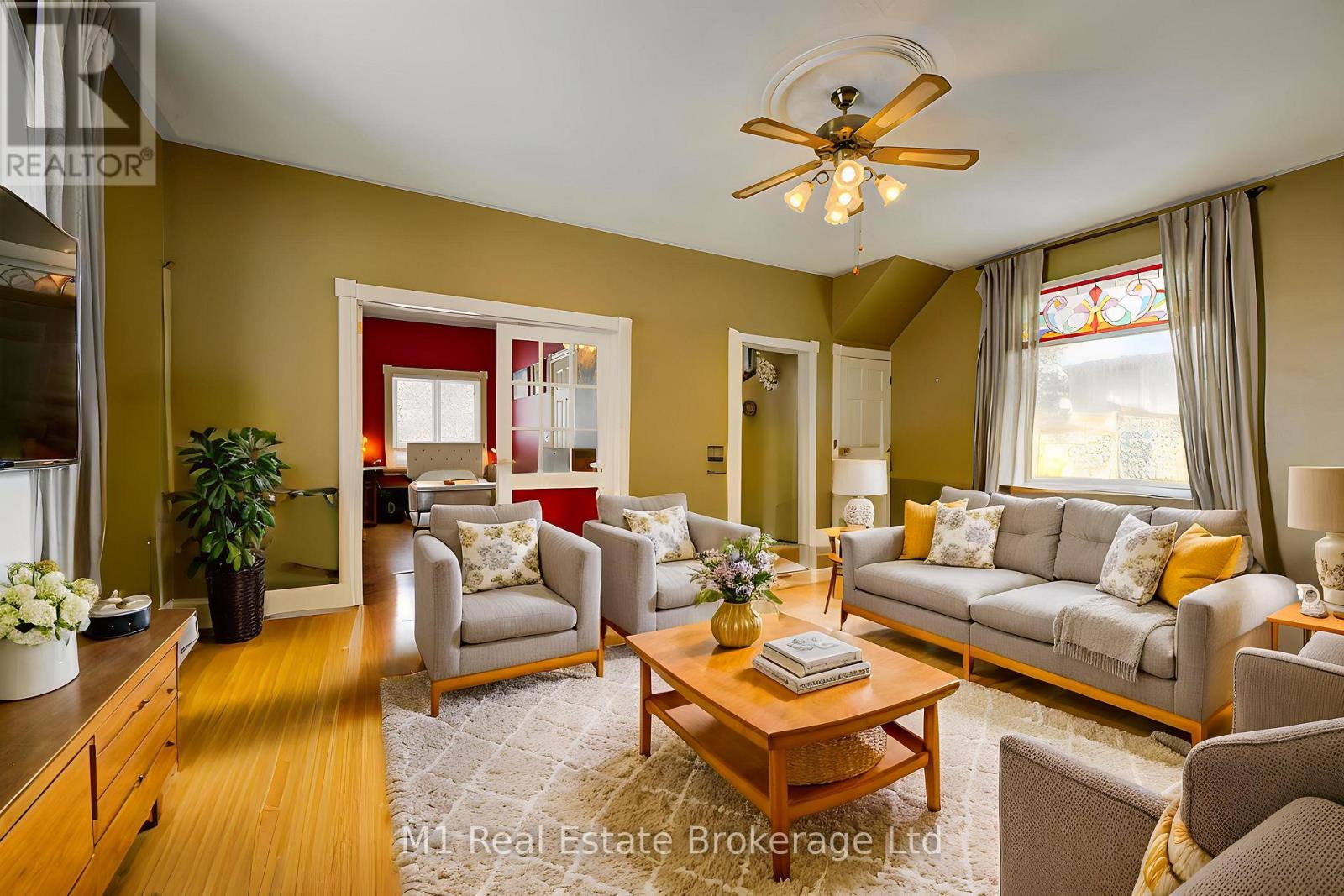 541 9th Street, Hanover, Ontario  N4N 1M3 - Photo 6 - X12317223