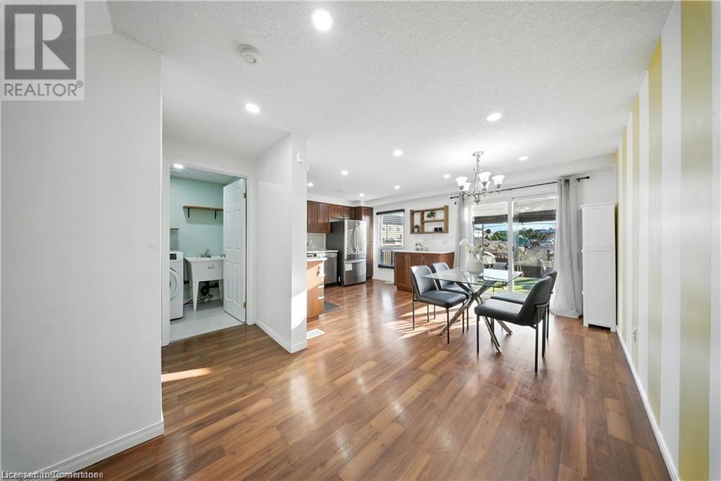 15 Corsica Street, Kitchener, Ontario  N2R 1Y1 - Photo 2 - 40756406