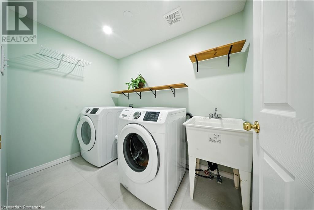 15 Corsica Street, Kitchener, Ontario  N2R 1Y1 - Photo 24 - 40756406