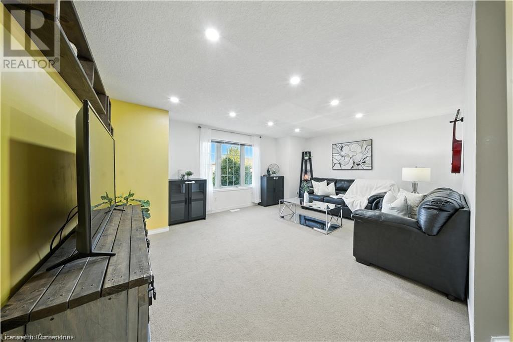 15 Corsica Street, Kitchener, Ontario  N2R 1Y1 - Photo 9 - 40756406