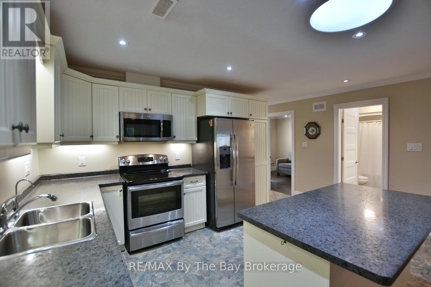 50 Clover Crescent, Wasaga Beach, Ontario  L9Z 0G4 - Photo 7 - S12318965