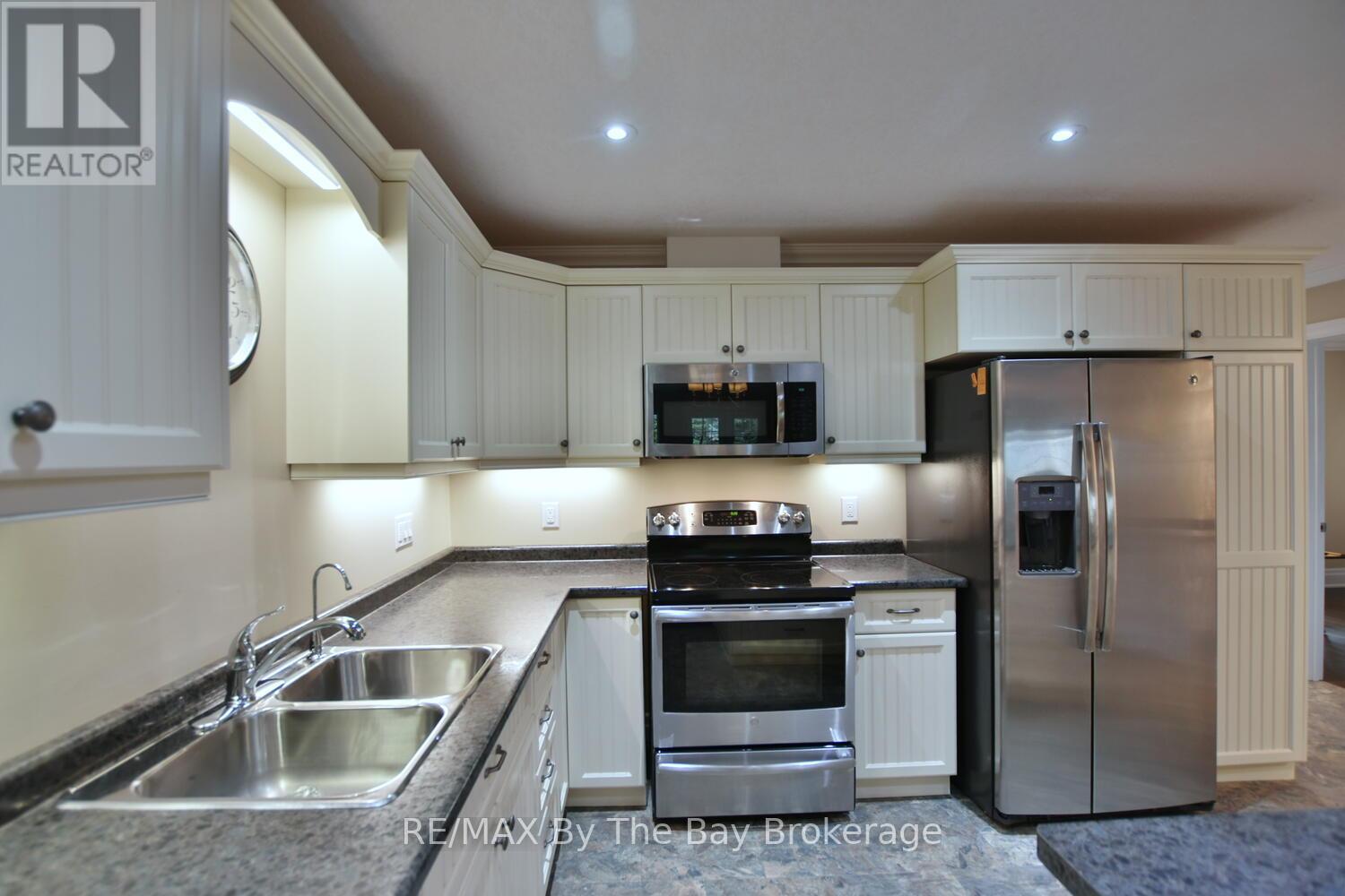 50 Clover Crescent, Wasaga Beach, Ontario  L9Z 0G4 - Photo 8 - S12318965