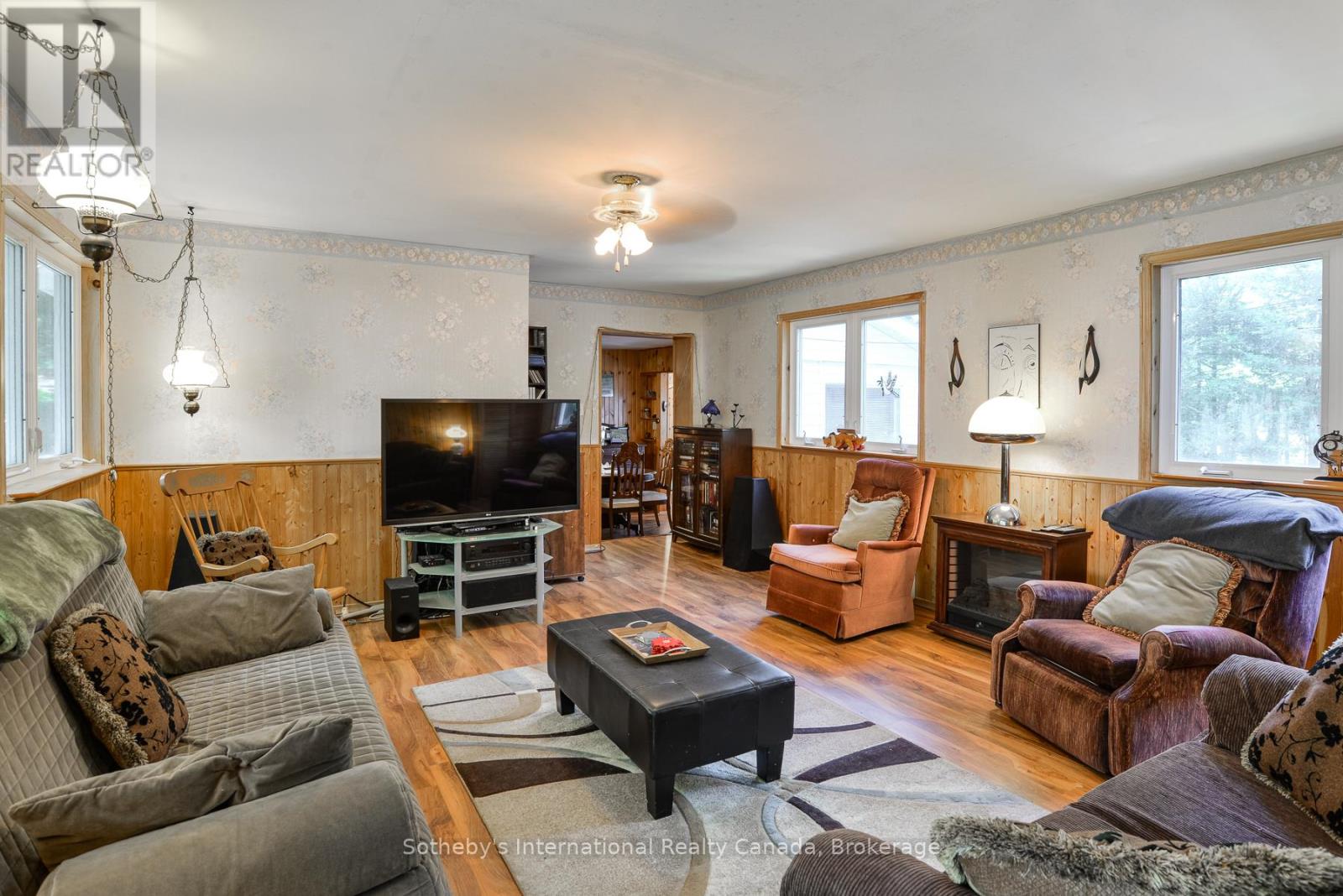 1145 South Morrison Lake Road, Gravenhurst, Ontario  P0E 1G0 - Photo 5 - X12318973