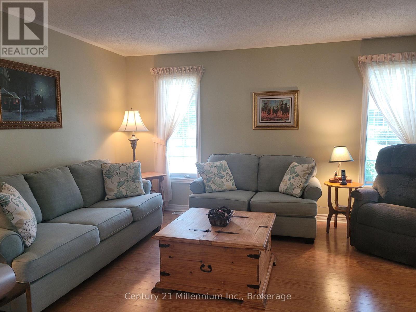 74 Pennsylvania Avenue, Wasaga Beach, Ontario  L9Z 3A8 - Photo 12 - S12319136