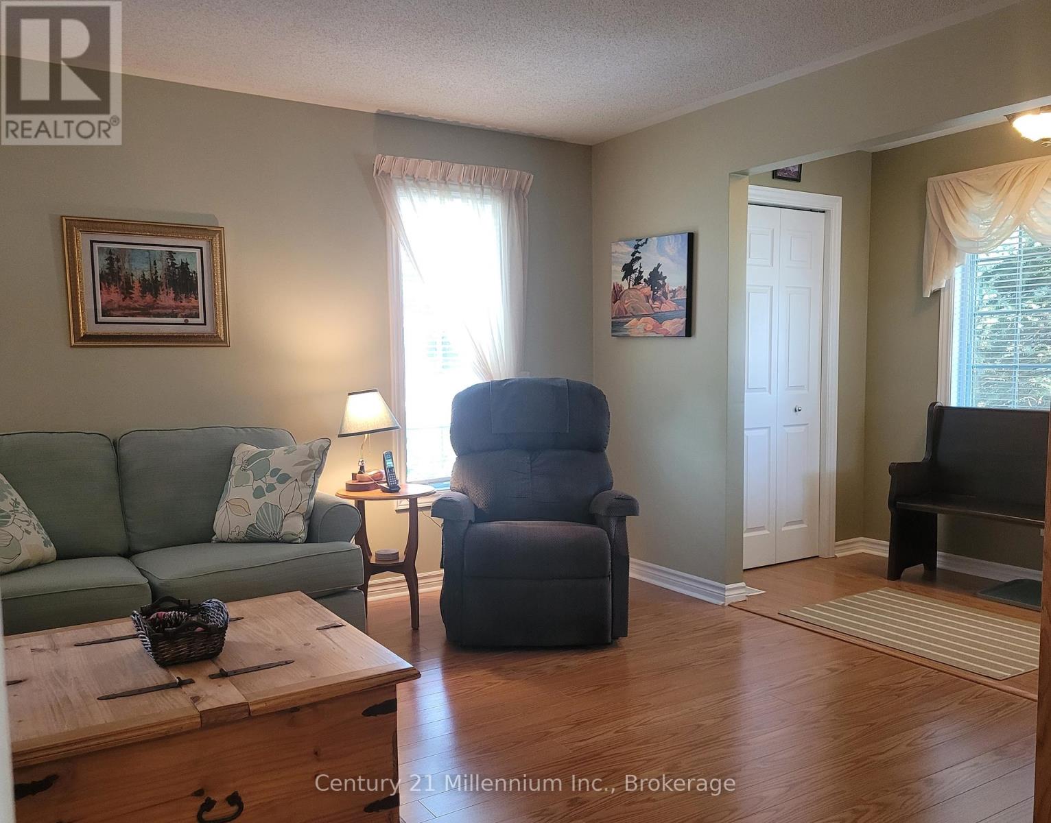 74 Pennsylvania Avenue, Wasaga Beach, Ontario  L9Z 3A8 - Photo 13 - S12319136